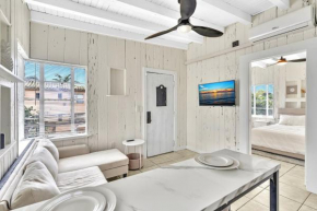 New Year and Holiday Charming Miami Riverfront Stay!